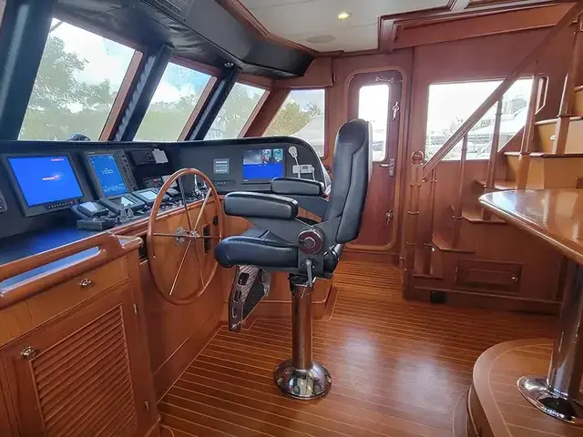 Outer Reef 650 Motoryacht