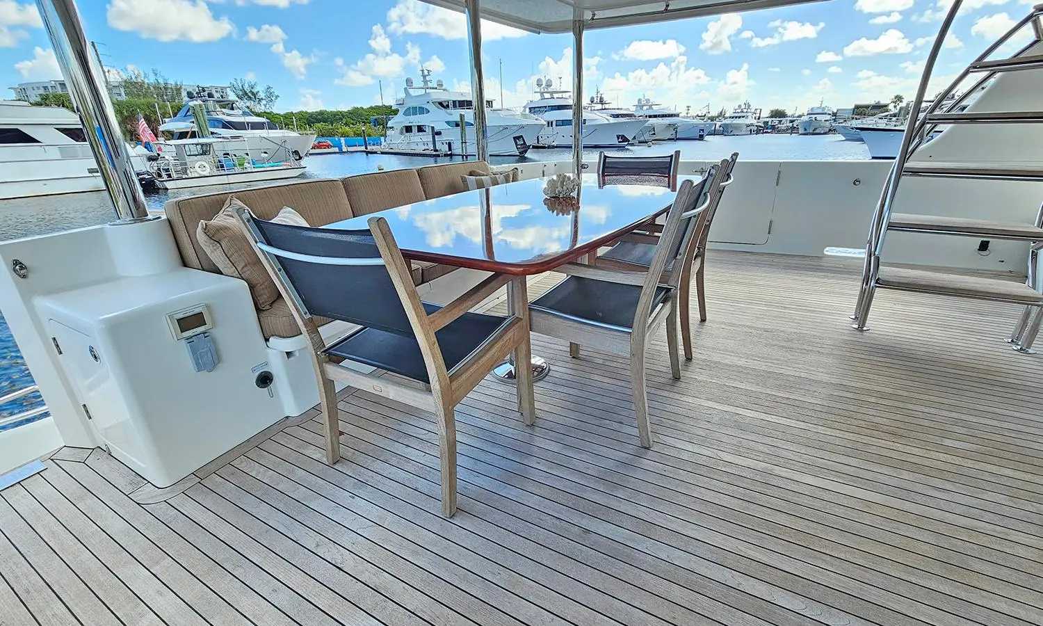 2007 Outer Reef 800 motoryacht