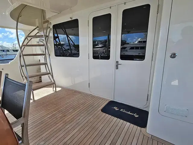 Outer Reef 800 Motoryacht