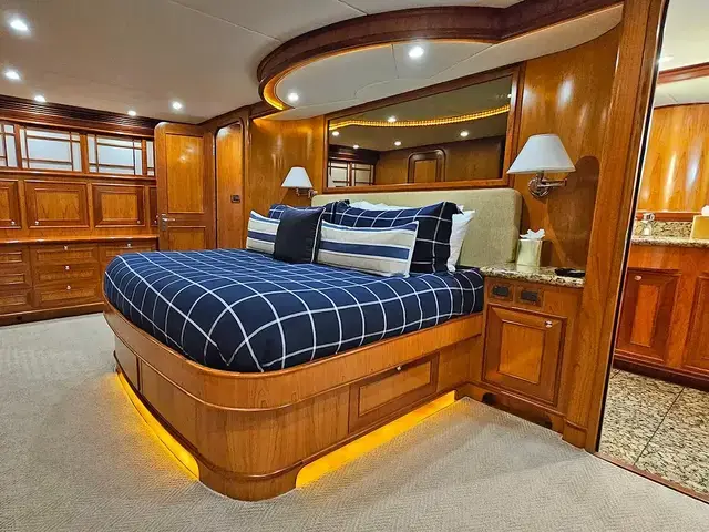 Outer Reef 800 Motoryacht