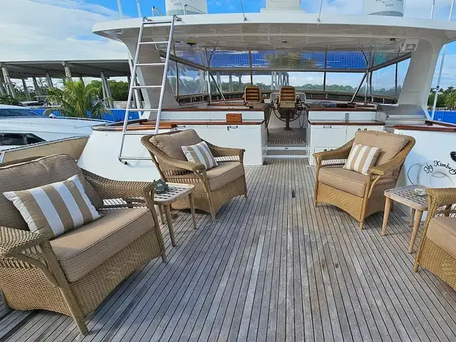 Outer Reef 800 Motoryacht