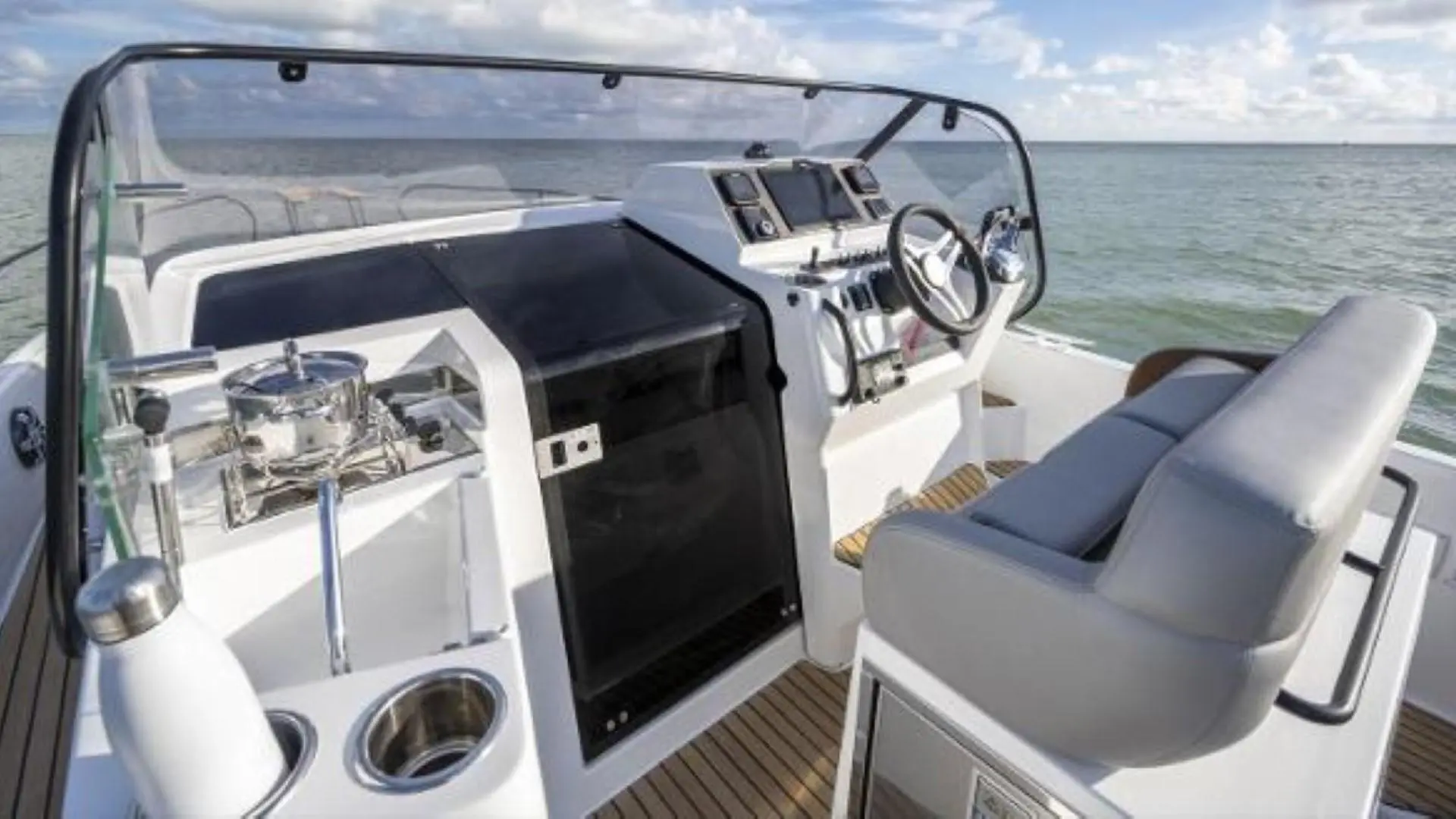 2023 Beneteau flyer 9 sun deck