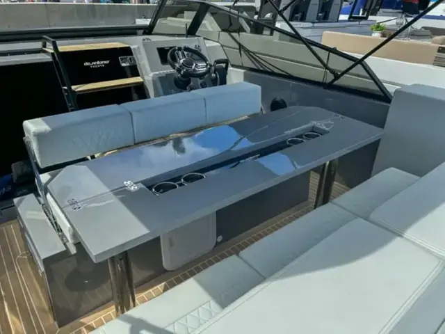 De Antonio Yachts D28 Cruiser