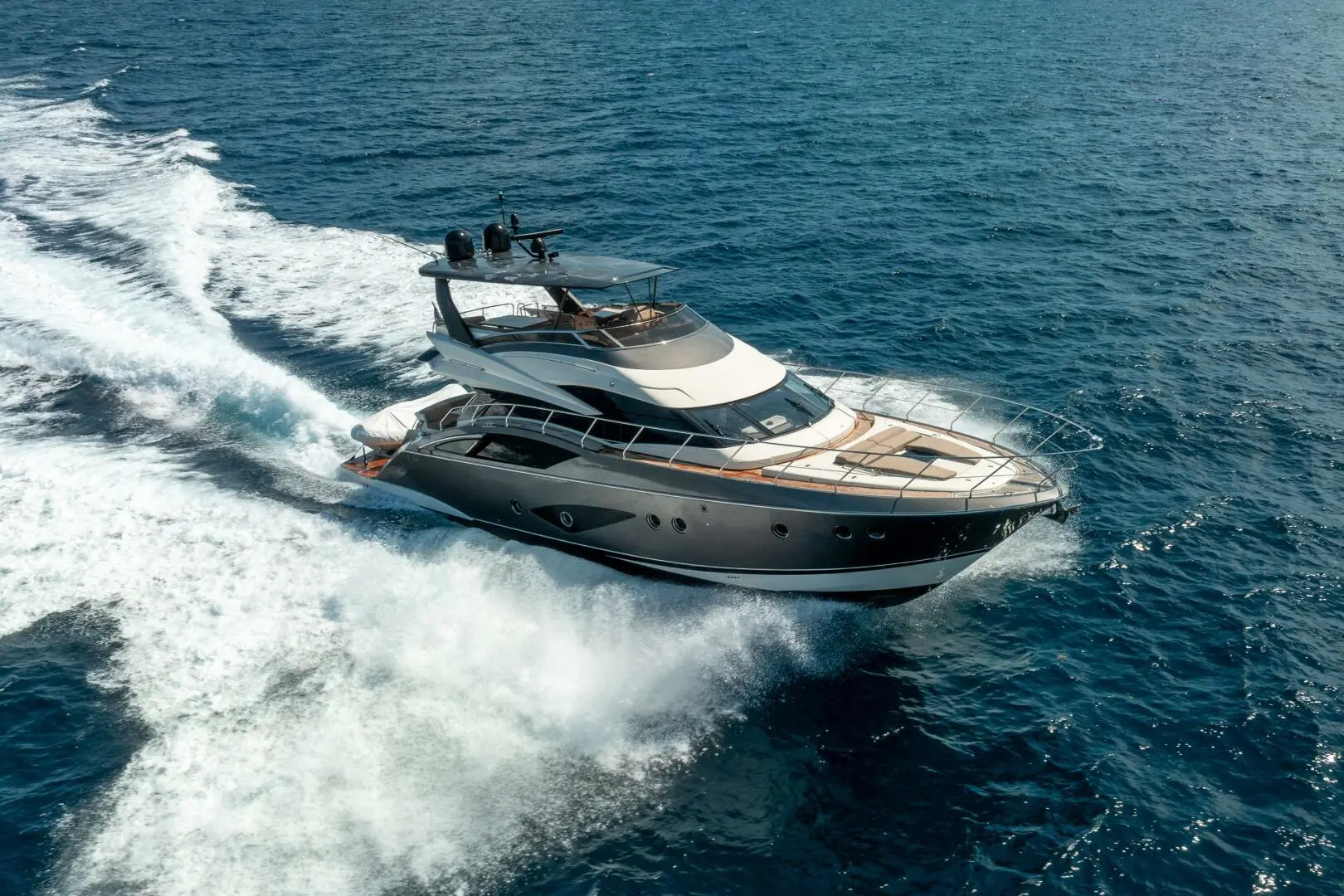 2016 Marquis 660 sport yacht