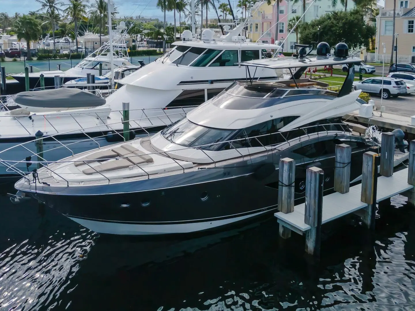 2016 Marquis 660 sport yacht