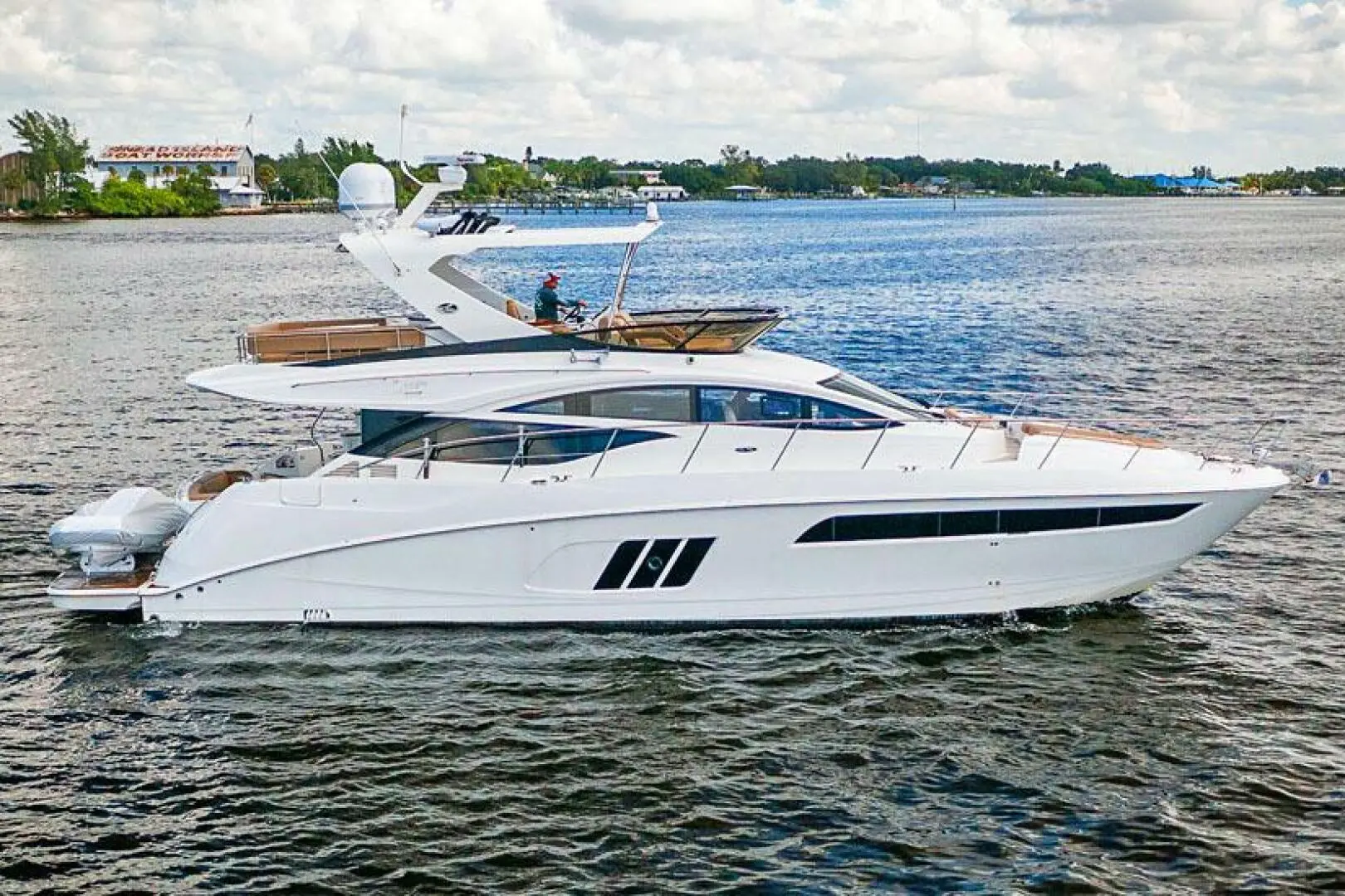 2016 Sea Ray l590