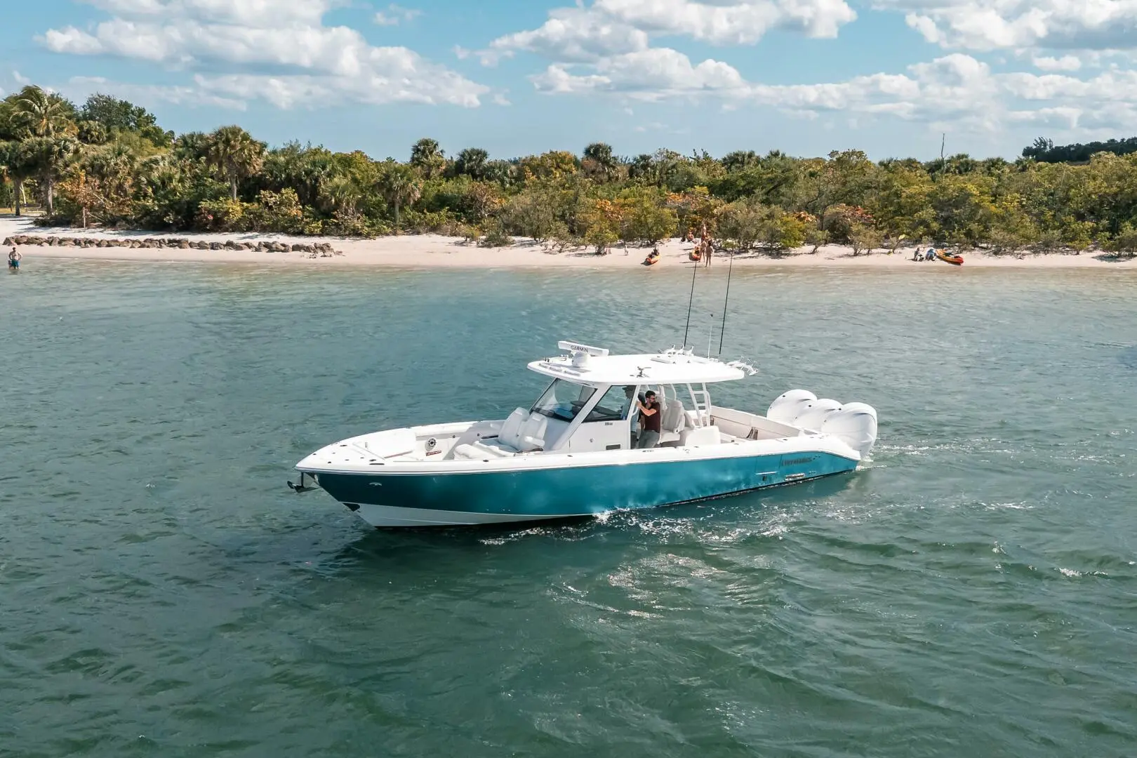 2022 Everglades Boats 395 cc