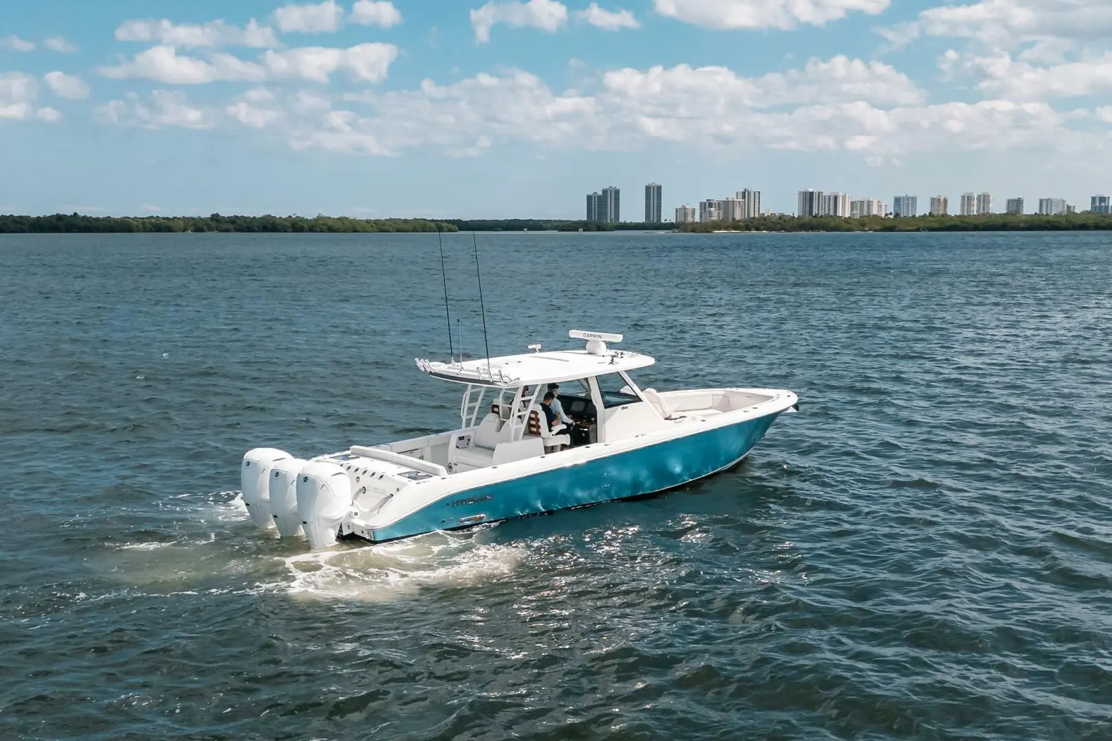 2022 Everglades Boats 395 cc