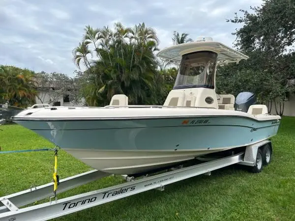 2017 Grady-white 251 coastal explorer