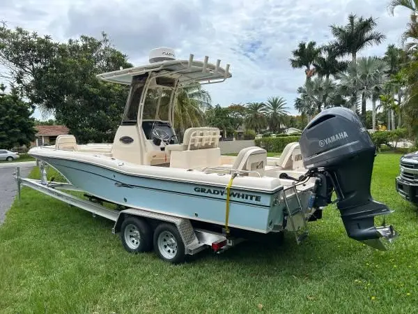 2017 Grady-white 251 coastal explorer