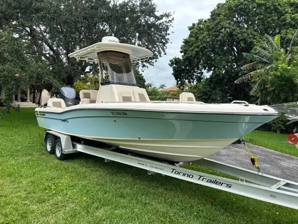 2017 Grady-white 251 coastal explorer