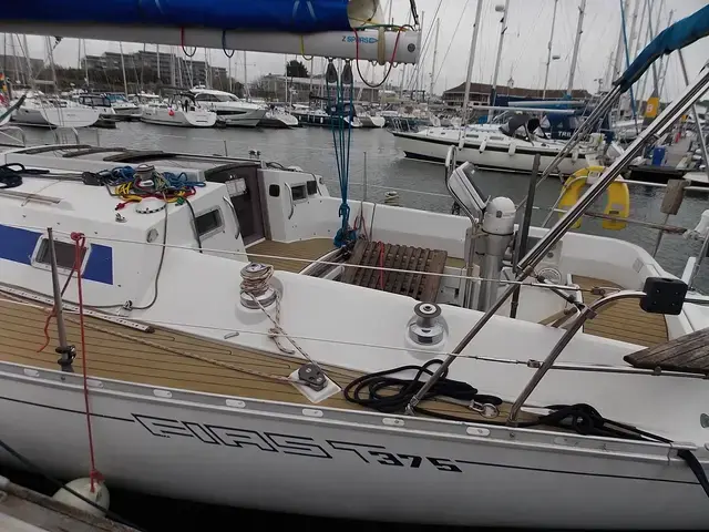 Beneteau First 375