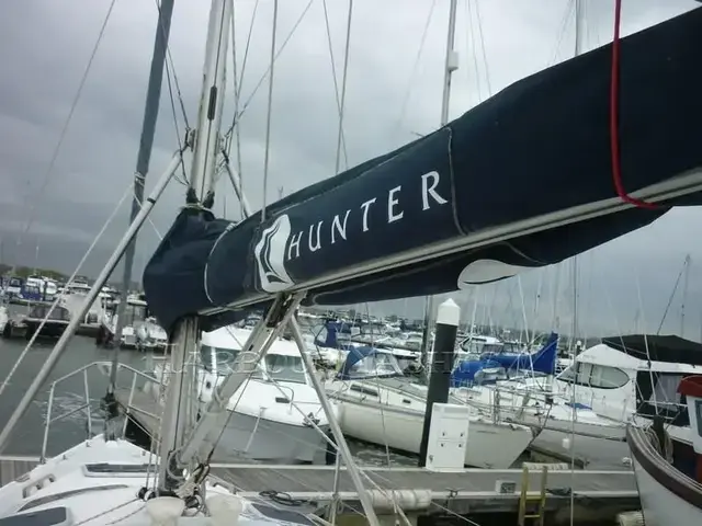 Hunter 326