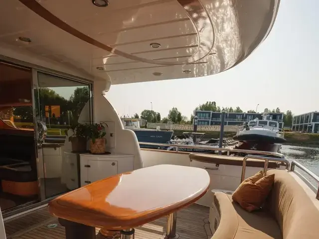 Elegance 54