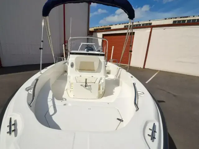 Boston Whaler 180 Dauntless