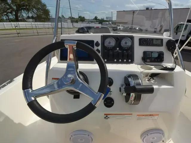 Boston Whaler 180 Dauntless