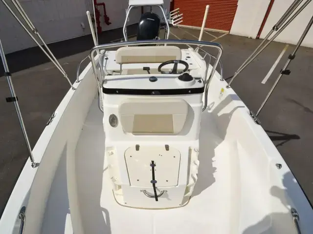 Boston Whaler 180 Dauntless