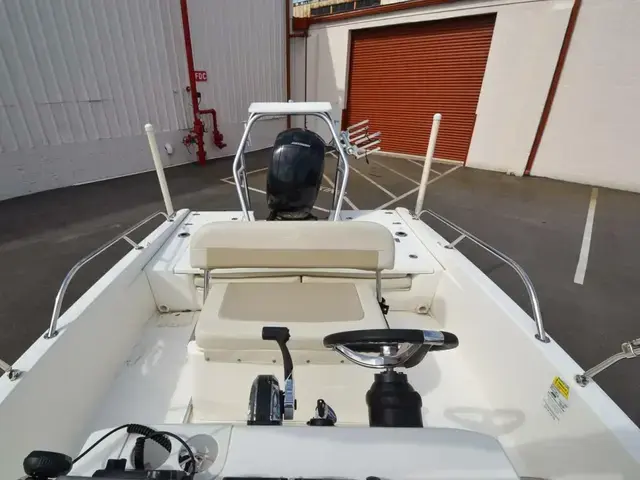 Boston Whaler 180 Dauntless