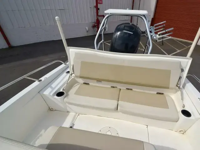 Boston Whaler 180 Dauntless