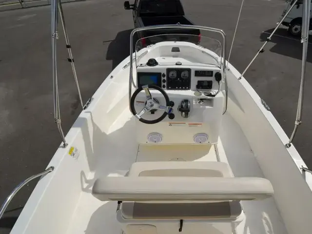 Boston Whaler 180 Dauntless