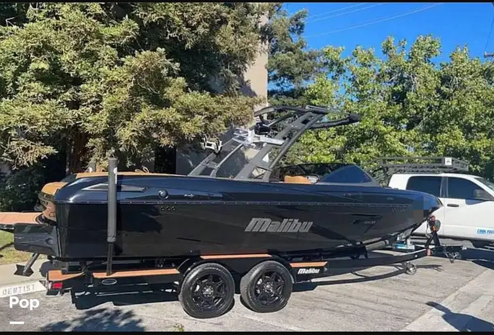 2015 Malibu 23 lsv