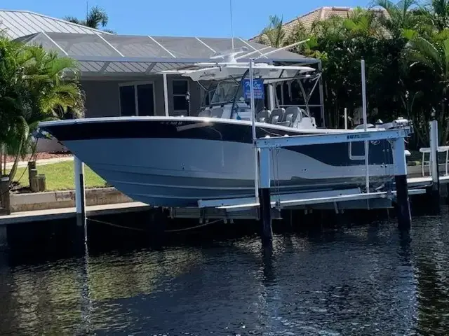 Sea Fox 328 Commander