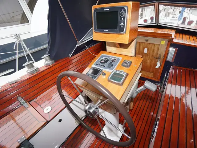 Van De Stadt 44 Center Cockpit