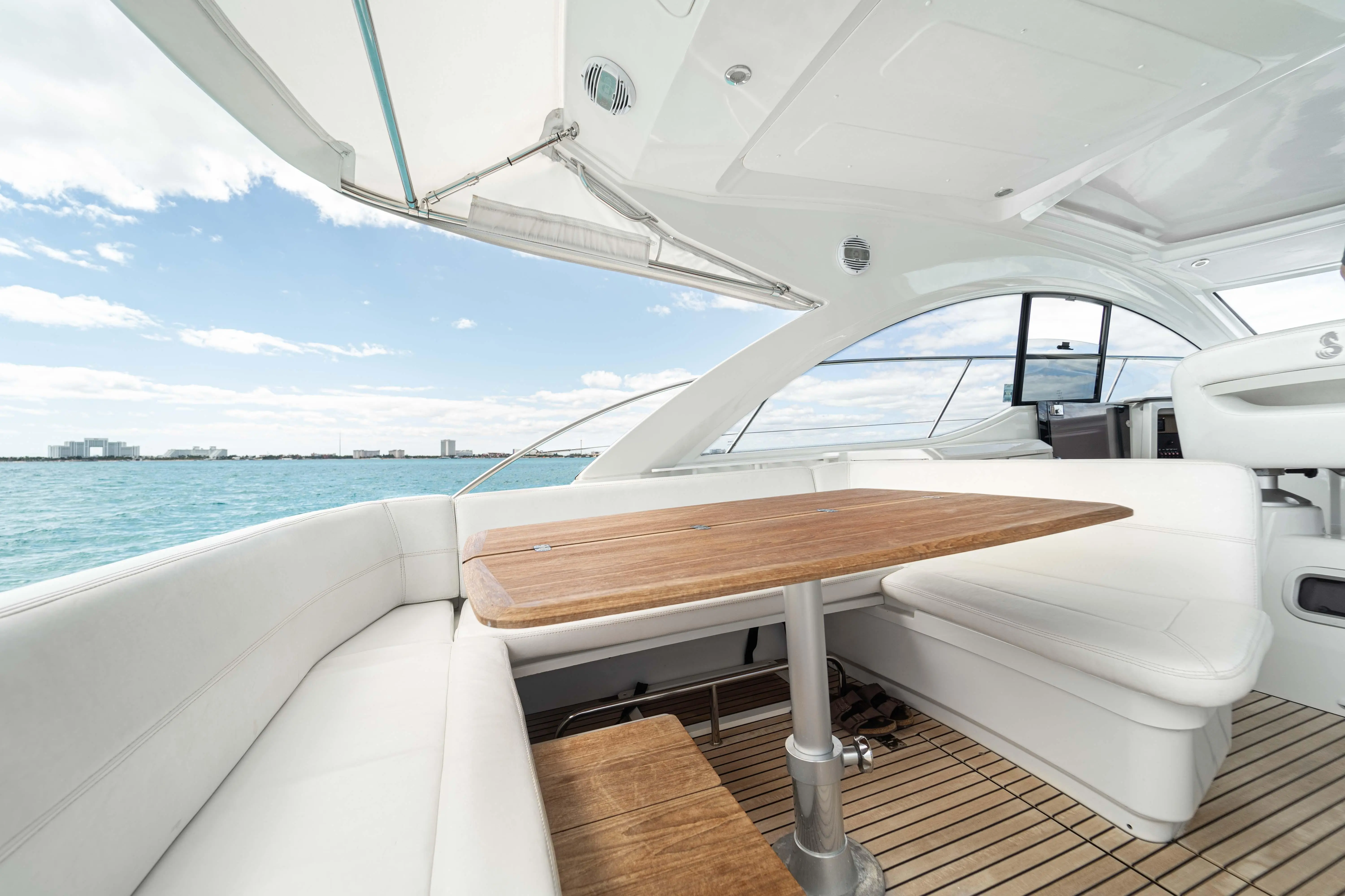 2015 Beneteau 38'