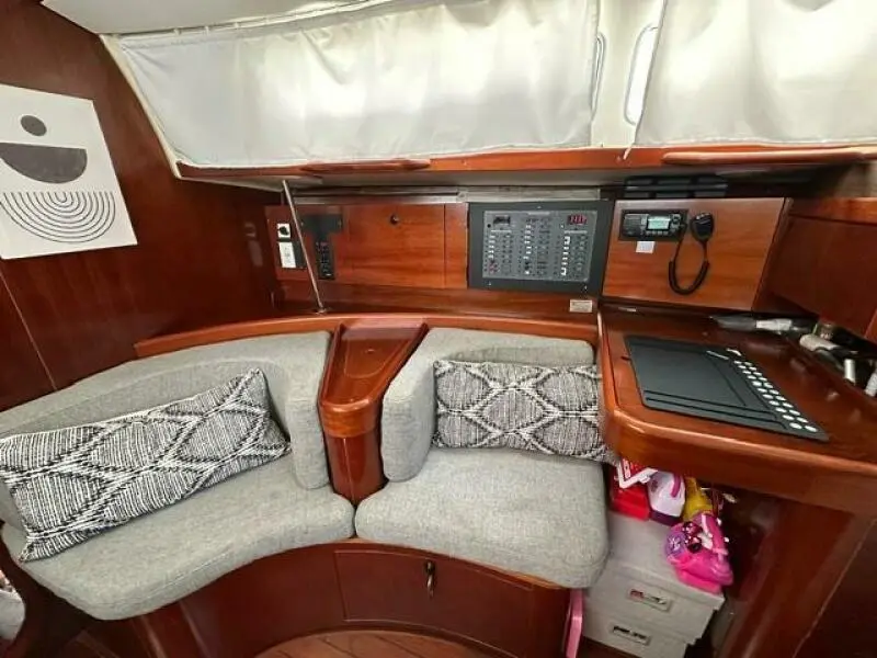 1996 Beneteau 44'