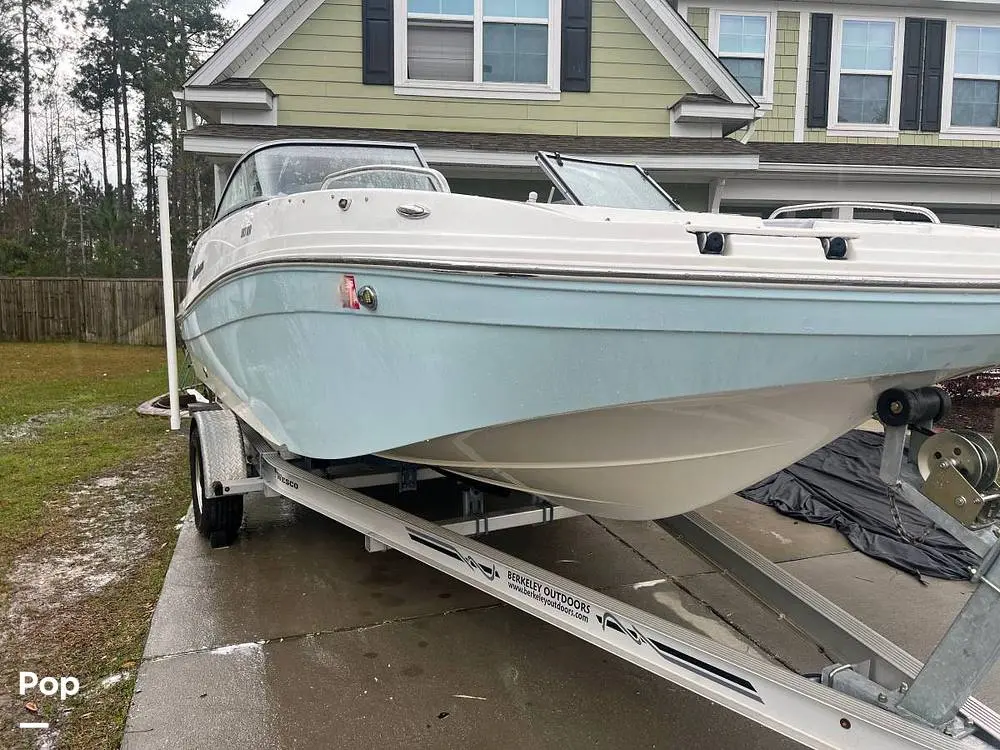 2018 Hurricane sundeck ob 191