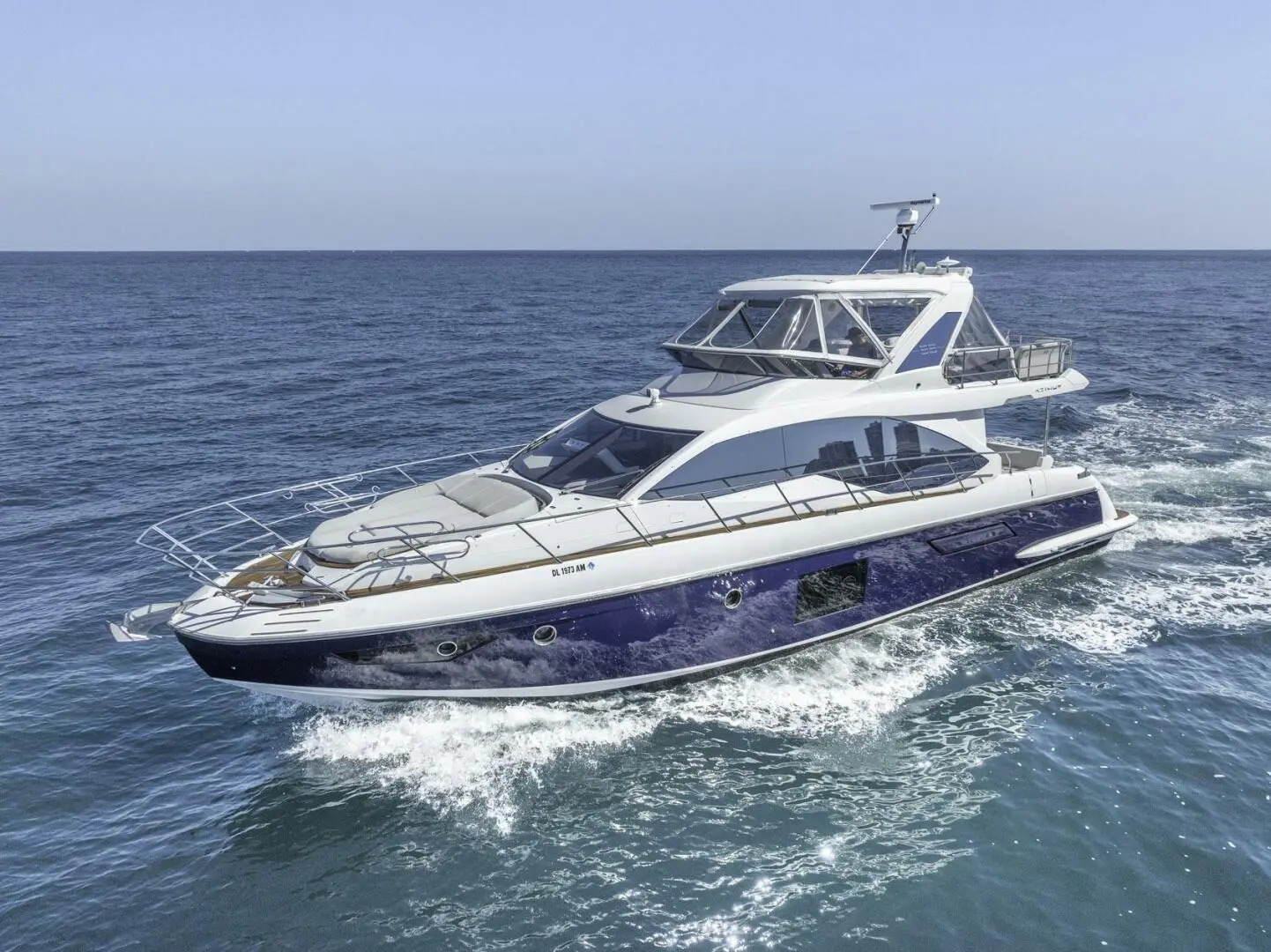 2019 Azimut flybridge 55