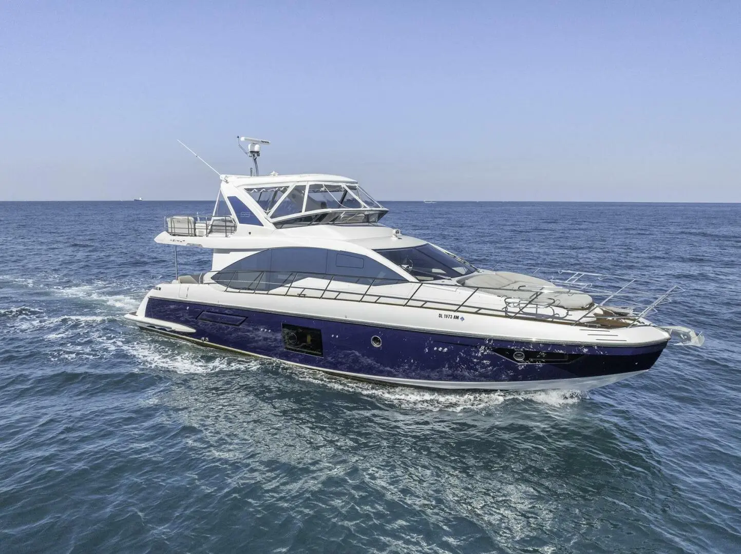 2019 Azimut flybridge 55