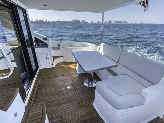 Azimut 55 Fly