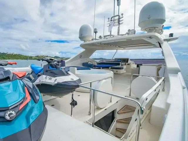 Ferretti Yachts 881