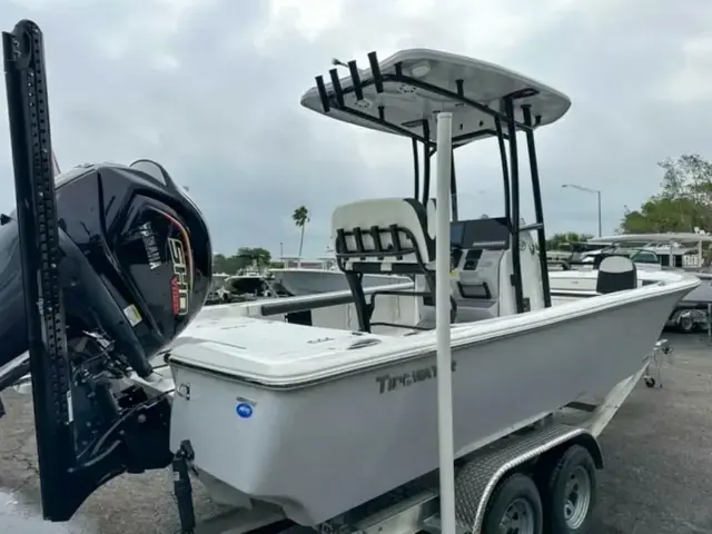 Tidewater Boats 2300 Carolina Bay