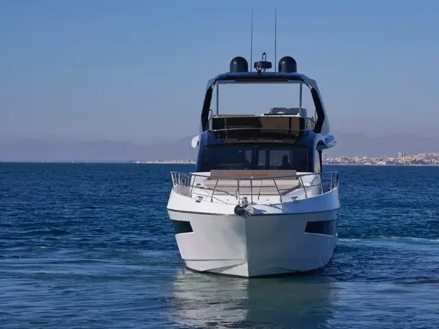 Astondoa Flybridge 66