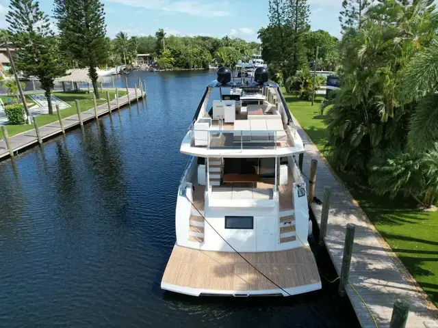 Astondoa Flybridge 66