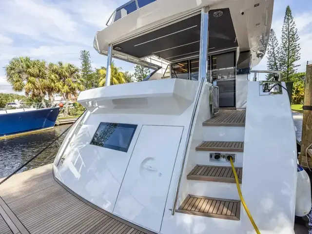 Astondoa Flybridge 66