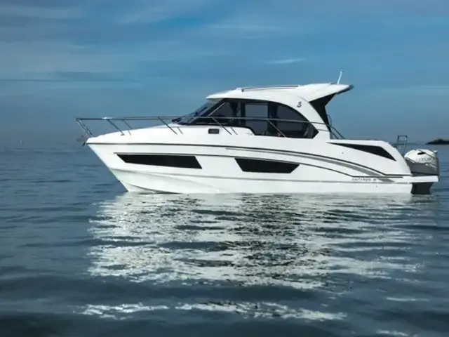 Beneteau Antares 9