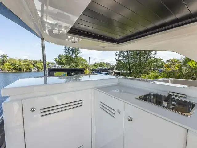 Astondoa Flybridge 66