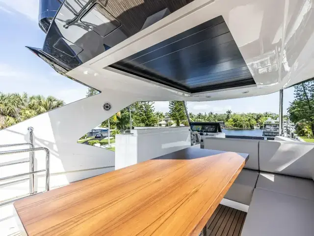 Astondoa Flybridge 66