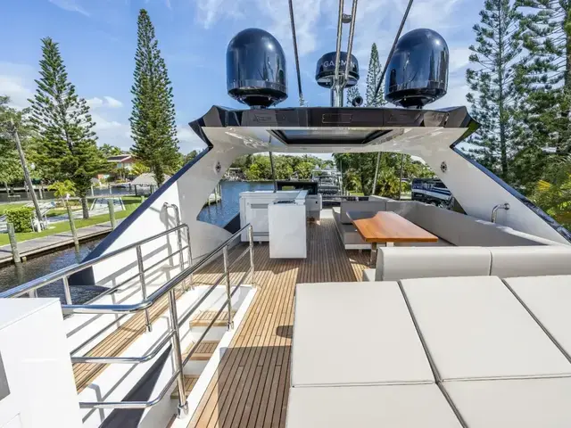 Astondoa Flybridge 66