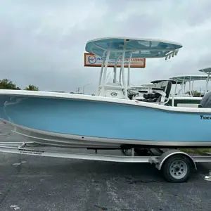 2022 Tidewater Boats 220 CC Adventure