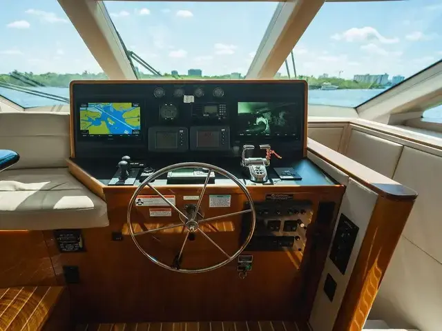 Hatteras 64 Motor Yacht