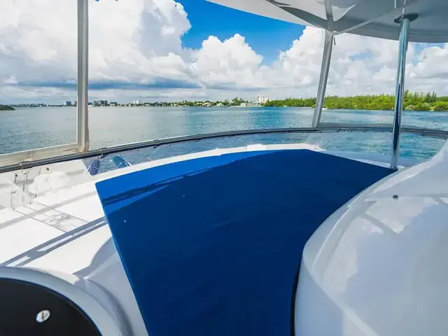 Hatteras 64 Motor Yacht