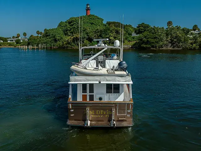 Tollycraft Pilothouse