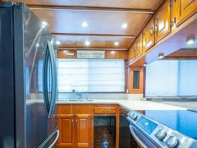 Tollycraft Pilothouse