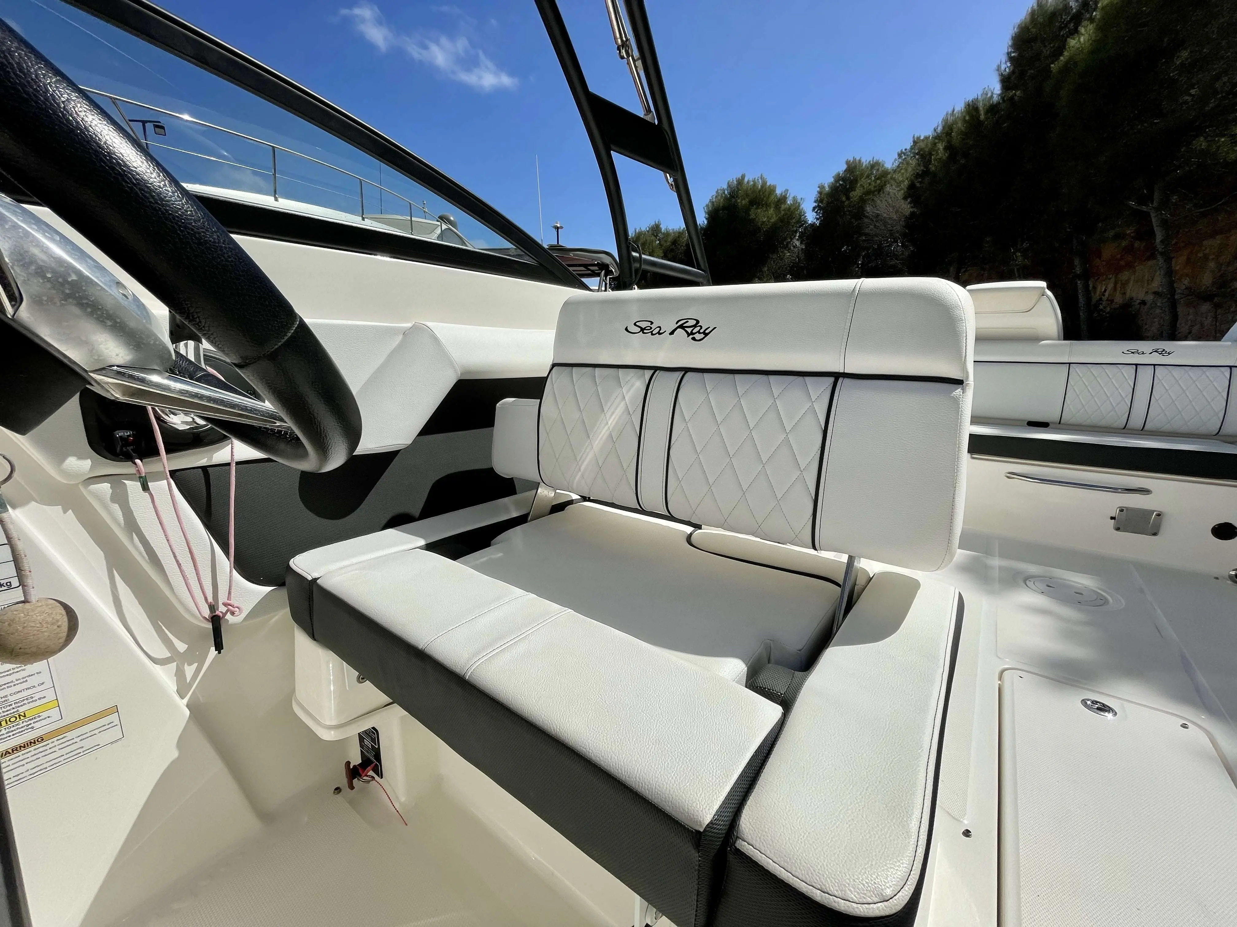 2015 Sea Ray sundancer 290