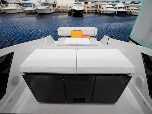 Fairline F Line 33