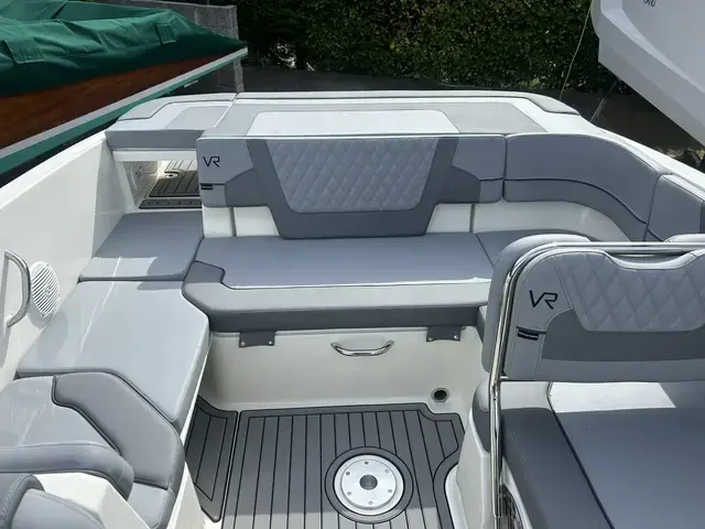 Bayliner Vr6